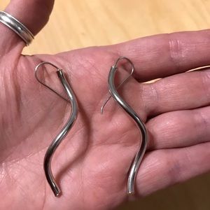 Sale🌺2 inch white gold dangly earrings